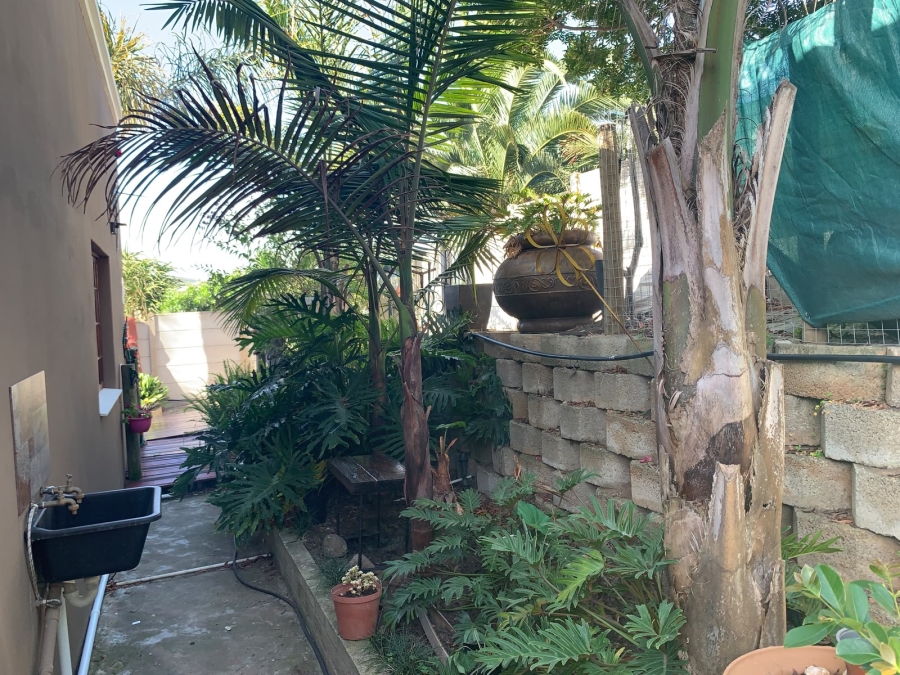 5 Bedroom Property for Sale in Fraaiuitsig Western Cape